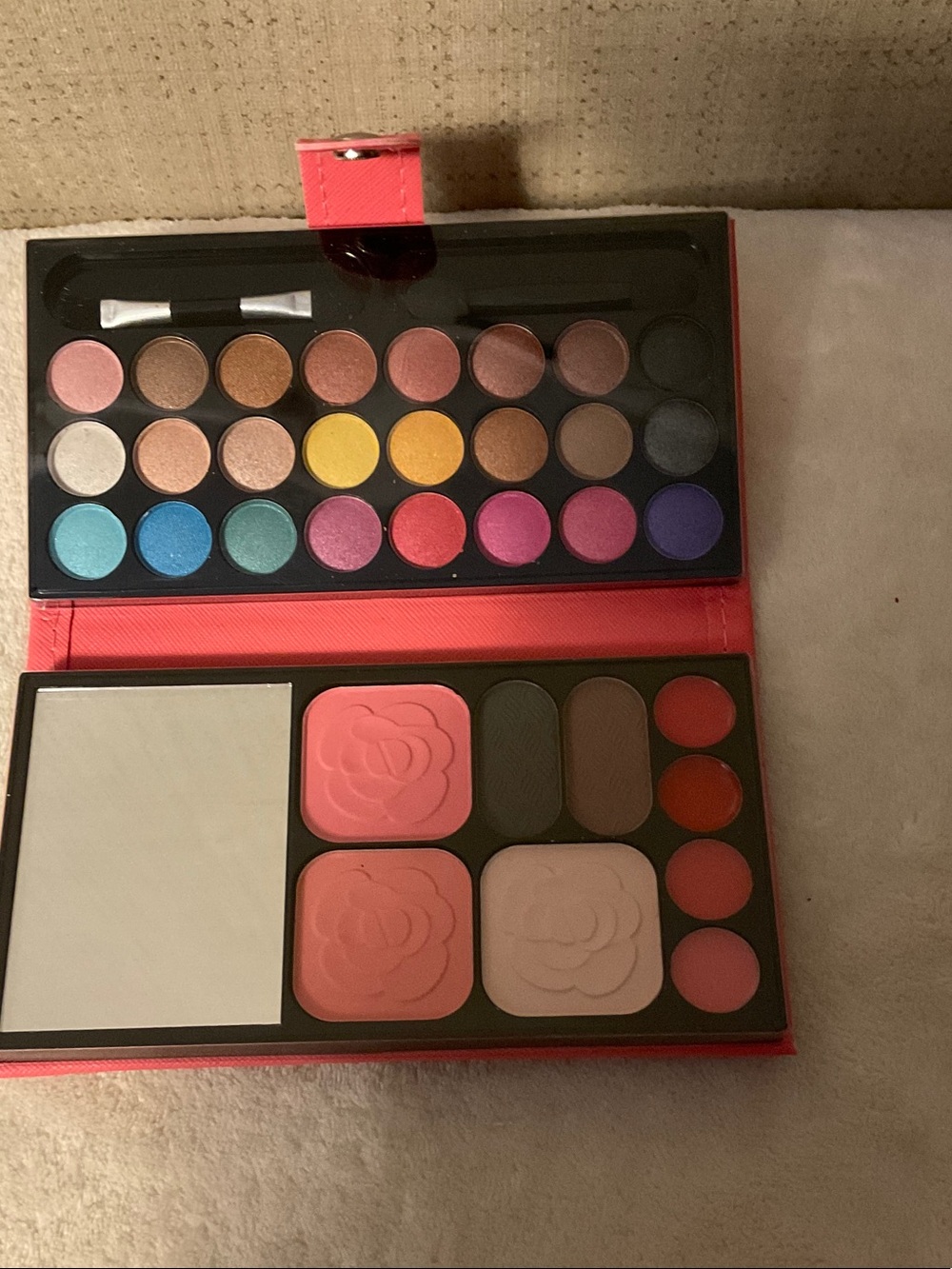 Lameila 33-Color Makeup Palette Set Eyeshadow Red & Multicolor